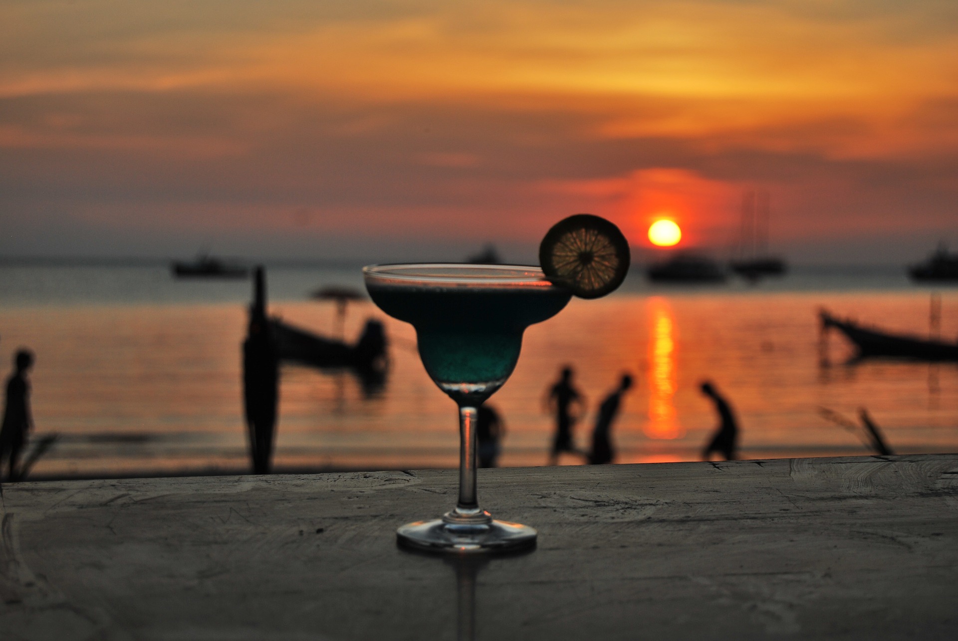 Cocktails On The Beach? Iconic Drinks To Sip At Sundown - Gone Travelling